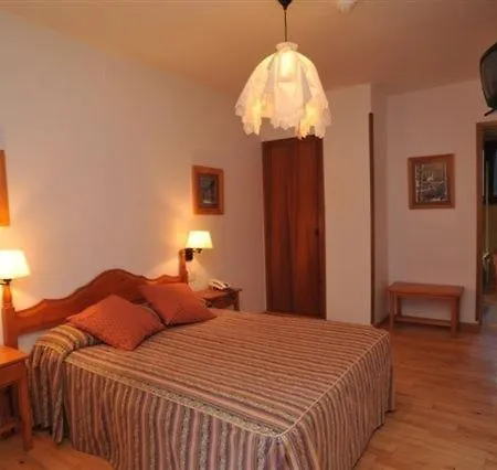Roya 3*
